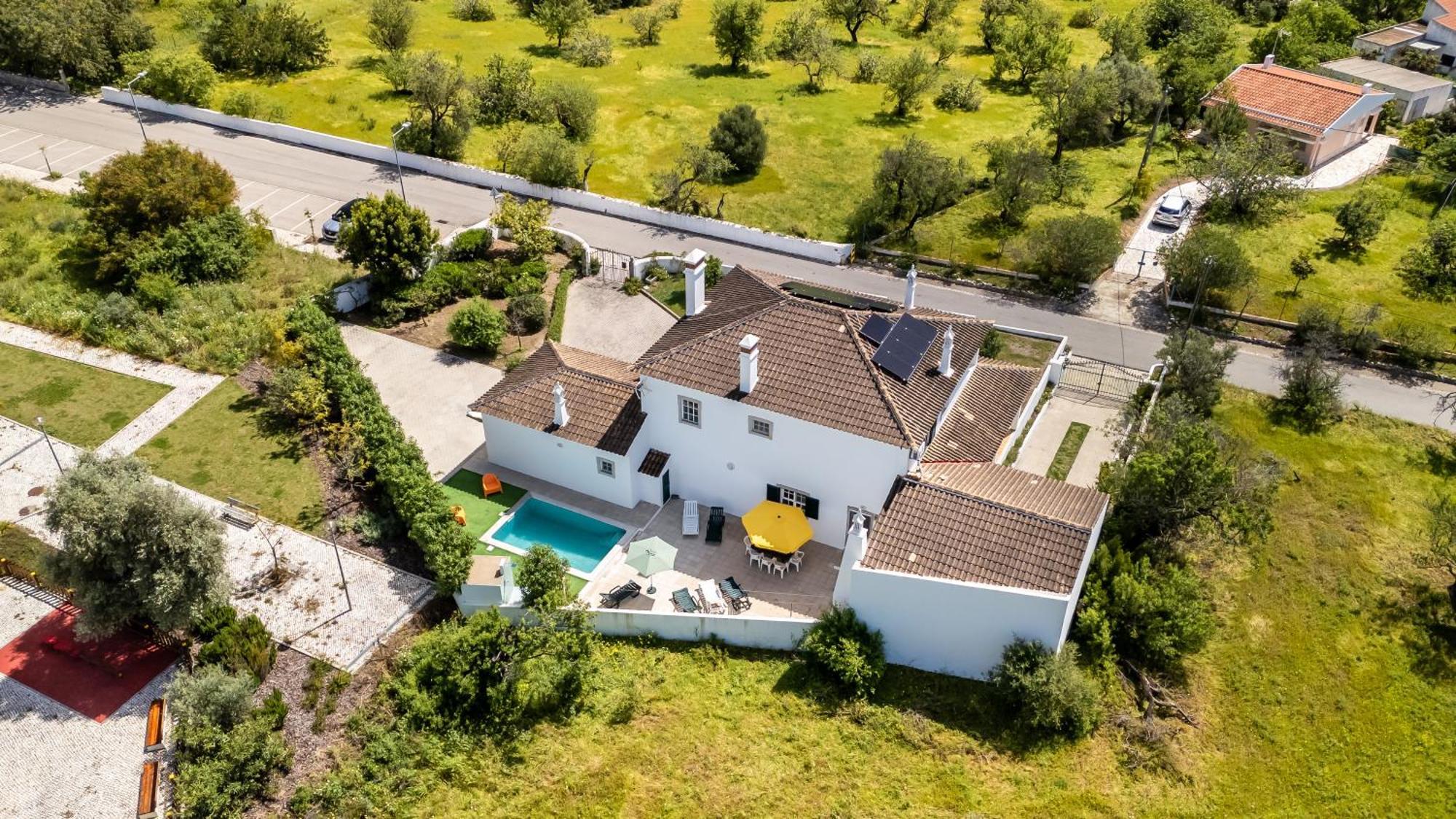 Sunny & Calm 4 Bdr House W/ Pool By Lovelystay Santo Estevao  Luaran gambar