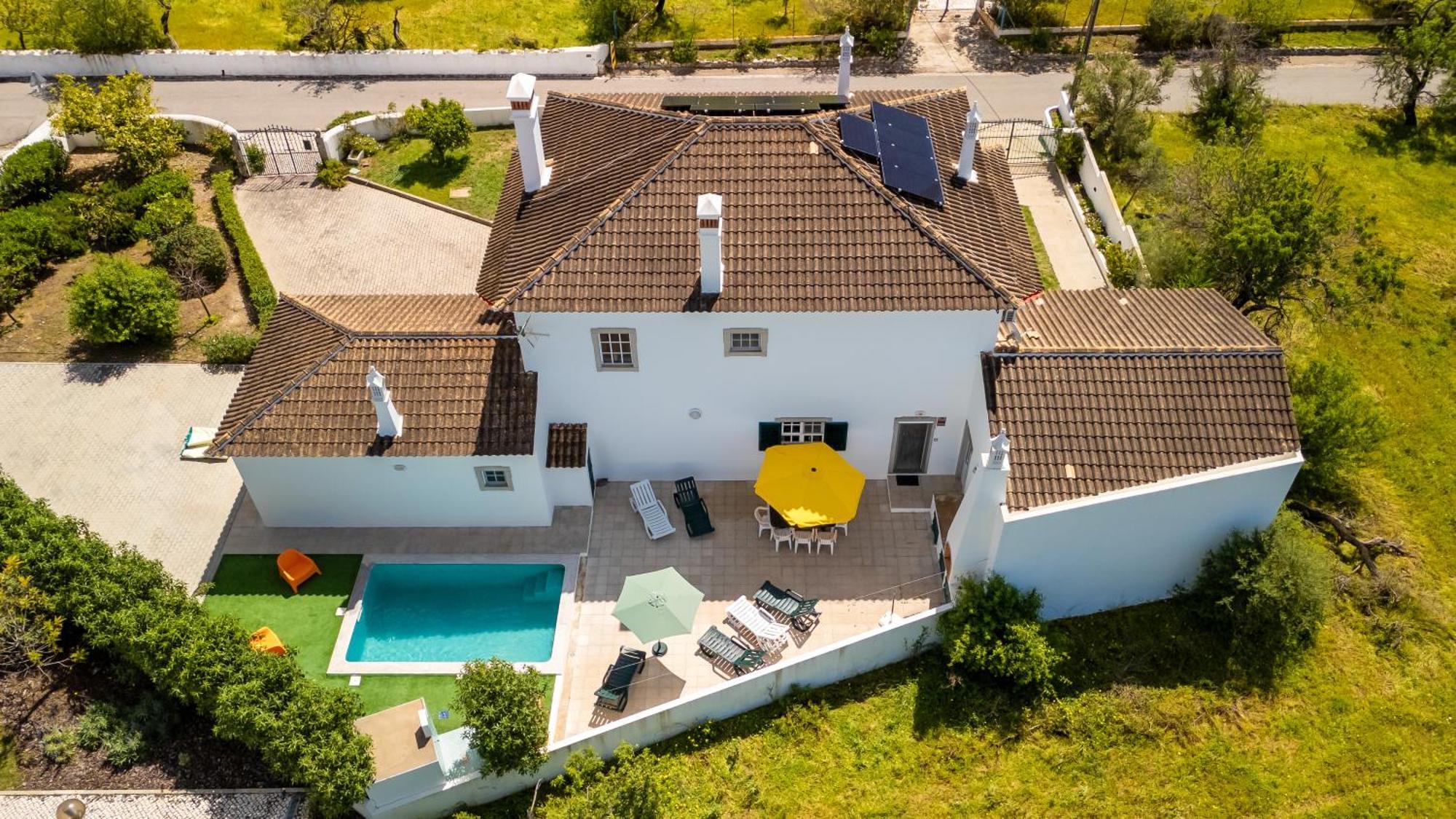 Sunny & Calm 4 Bdr House W/ Pool By Lovelystay Santo Estevao  Luaran gambar